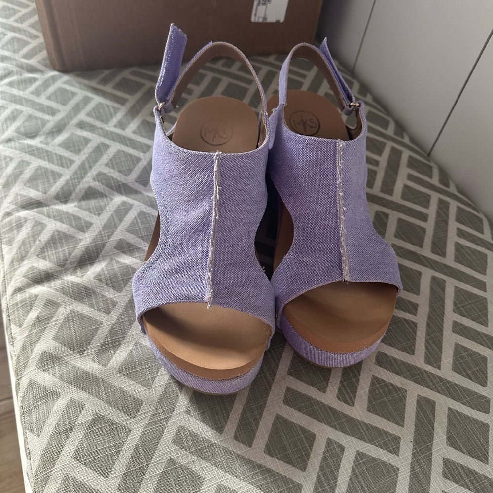 Elegant Lavender Open-Toe Sandals